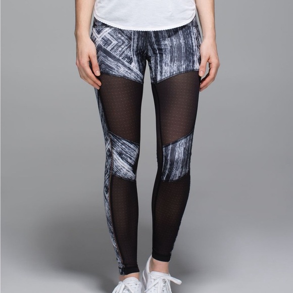 LULULEMON Hot To Street Yoga Leggings. Size 10 - Picture 1 of 7